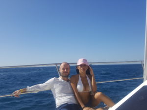 Alex und Sara auf Katamaran in Gran Canaria Alex und Sara auf Katamaran in Gran Canaria