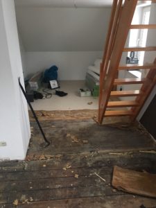 Renovierungsbedürftiger Boden MFH2 Renovierungsbedürftiger Boden MFH2